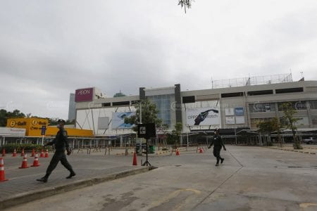 The Cambodian government shutdown Phnom Penh’s Aeon Mall on Sunday after a prisons official and his family tested positive for COVID-19 on November 28. Panha Chhorpoan