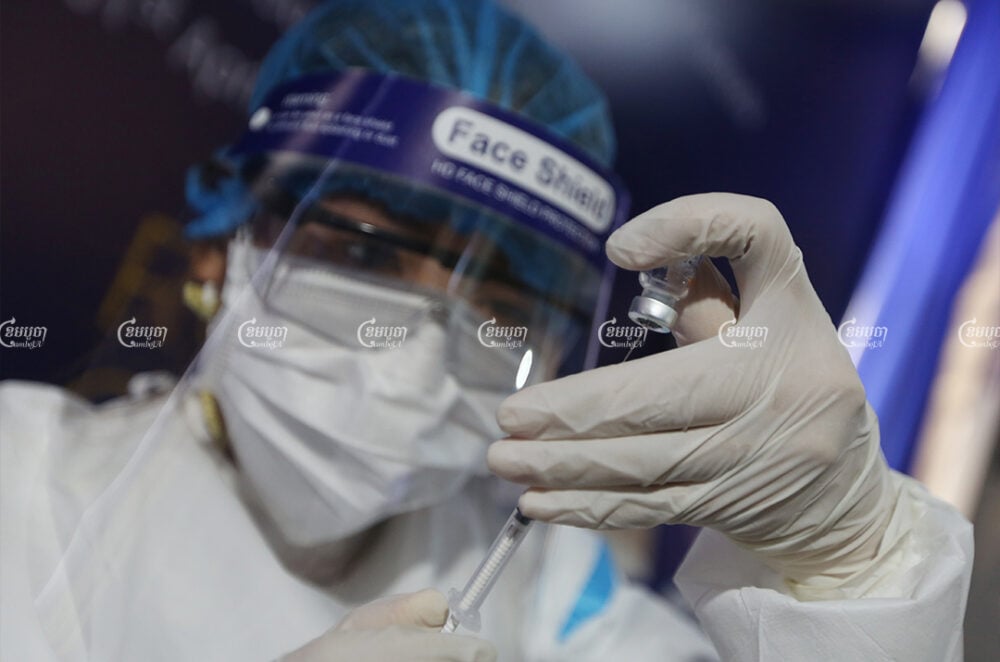 Medical staff prepare a second dose shot of the COVID-19 vaccine in Phnom Penh, April 20, 2021. CamboJA/ Pring Samrang