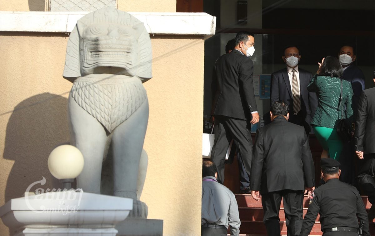 Former opposition leader Kem Sokha arrives at the Phnom Penh Municipal Court to attend his hearing on treason charges, February 2, 2022. CamboJA/ Pring Samrang