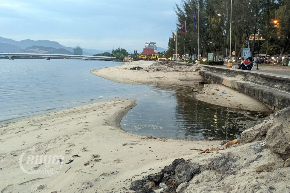 Wastewater flows into Kampot city’s creek, February 25, 2022. CamboJA/Sovann Sreypich