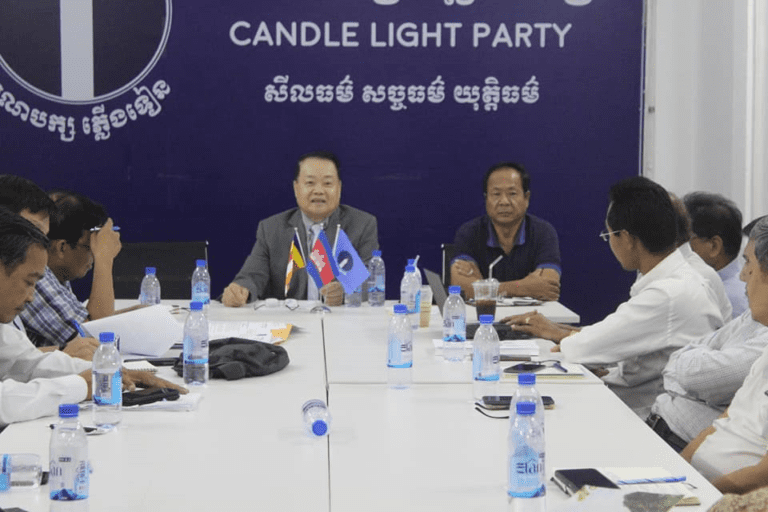 Candlelight Party leaders met at their headquarters on Thursday to discuss the ongoing issues with registering for the July election. (Candlelight Party’s Facebook page)