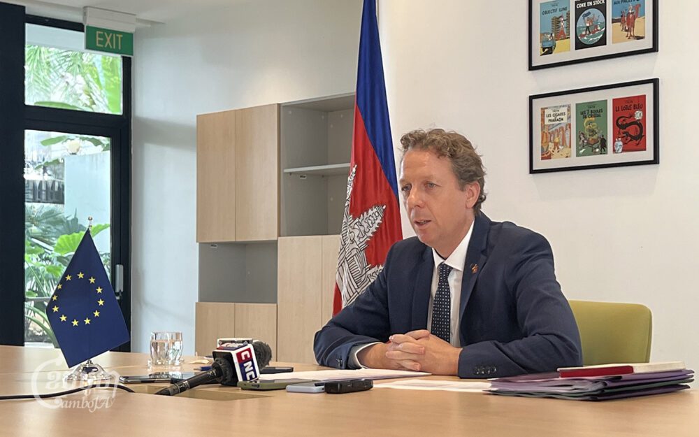 Igor Driesmans, the new EU ambassador to Cambodia speaks to the press in Phnom Penh, October 25, 2023. (CamboJA/Sovann Sreypich)