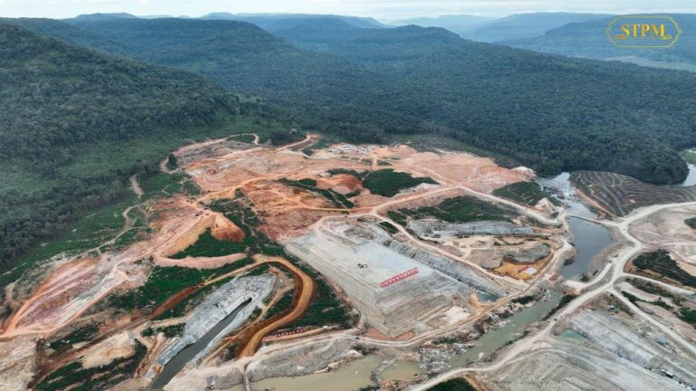 Prime Minister Hun Manet announced the cancellation of the coal power plant during the river damming ceremony at Stung Tatai Leu hydropower project on November 30, 2023. (Hun Manet’s Facebook)