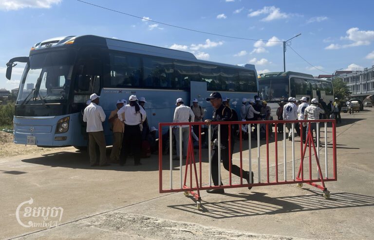 Candlelight Party’s members protest in front of the party headquarters in Phnom Penh on December 18, 2023. (CamboJA/Pring Samrang)