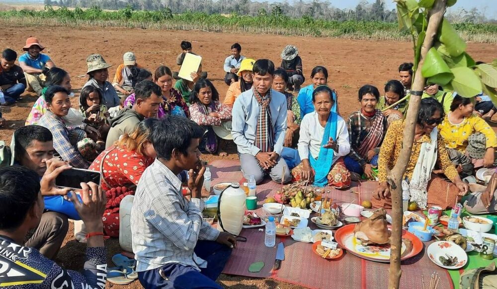 Kuy community conduct prayers for good fortune and for an amicable settlement to their land dispute, February 1, 2024. (Pean Sophat’s Facebook)