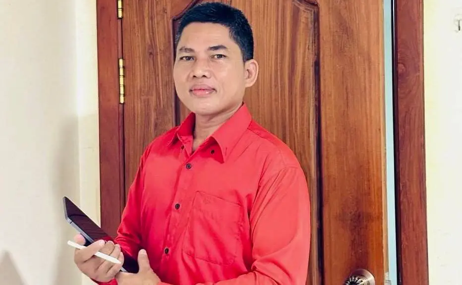 Ny Nak was sued by the Labor Minister for incitement and public defamation, a photo post on his Facebook.