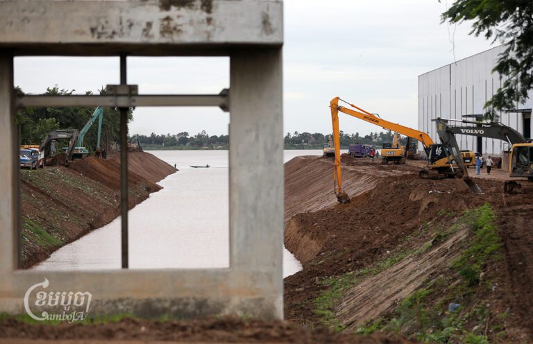Workers begin excavation works on Prek Takeo canal connecting Mekong River to prepare for the Funan Techo canal groundbreaking ceremony on August 5 in Kandal province. Photo taken on July 19, 2024. (CamboJA/Pring Samrang)