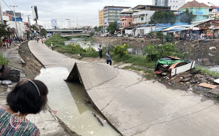 A road collapsed along Stung Meanchey canal in Phnom Penh’s Meanchey district on September 23, 2024. (CamboJA/Pring Samrang)