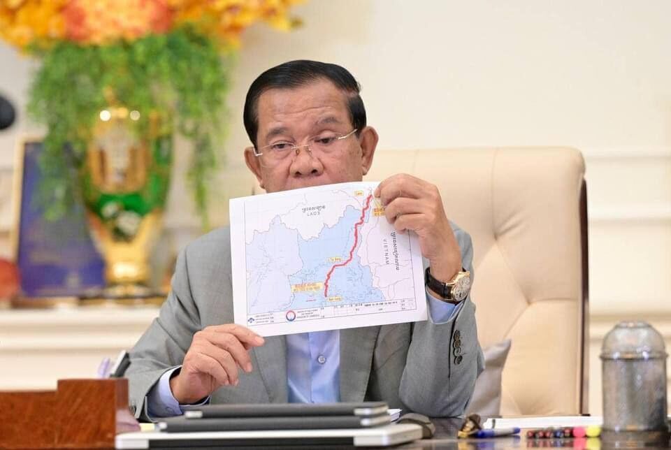 Senate President, Hun Sen displays a map while discussing the CLV-DTA in Phnom Penh on August 8, 2024. (Picture from Hun Sen Channel)