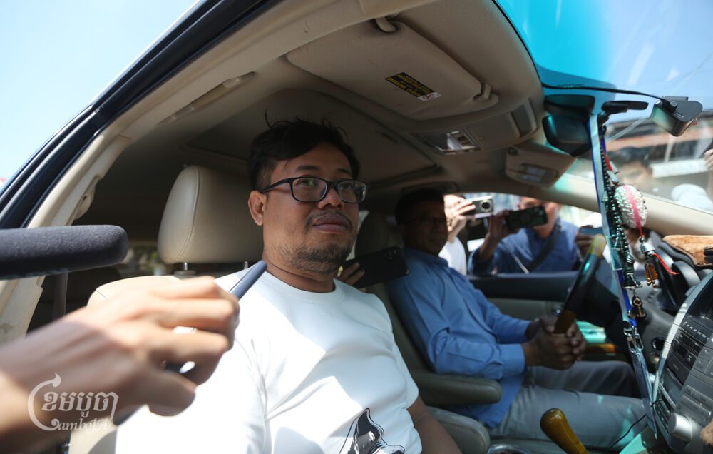 Mech Dara, a journalist, was released on bail from Kandal provincial prison on Thursday, after his apology last night to Senate president Hun Sen and Prime Minister Hun Manet. (CamboJA/Pring Samrang)