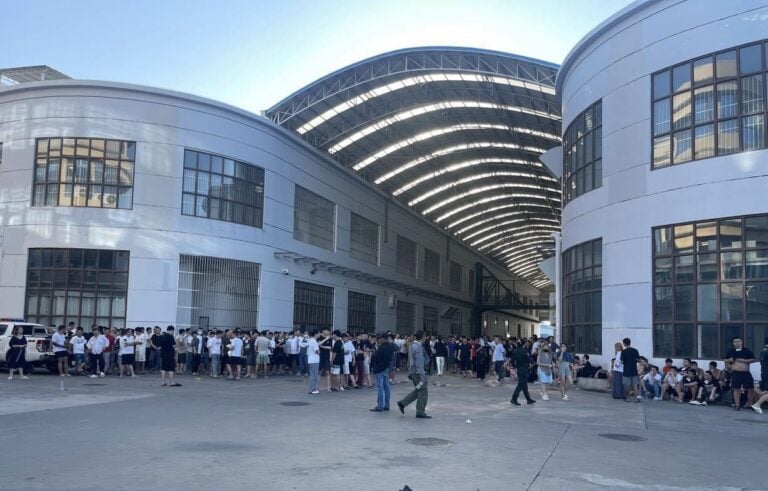 Approximately 1000 foreign nationals lineup after a raid on a suspected scam compound in Kong Pisei district, Kampong Speu province. Photo posted on the Kampong Speu provincial police’s Facebook page on October 24, 2024.