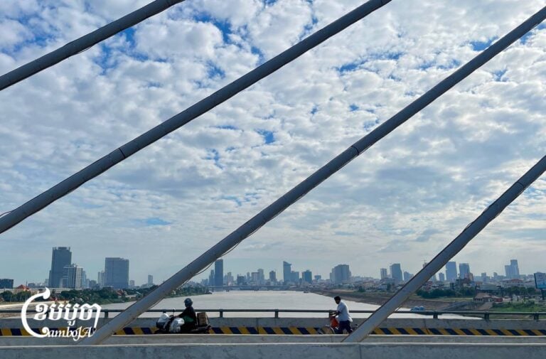 A general view of Phnom Penh city from Tonle Sap on January 2, 2025. (CamboJA/ Pring Samrang)