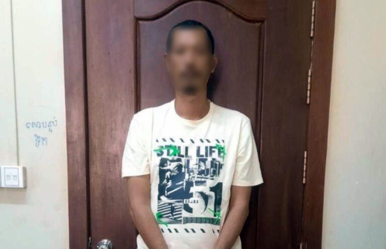The suspected gunman in the murder of Lim Kimya, Ekkalak Pheanoim, was arrested at a police station in Battambang on January 8, 2025. (Photo posted on Freshnews)