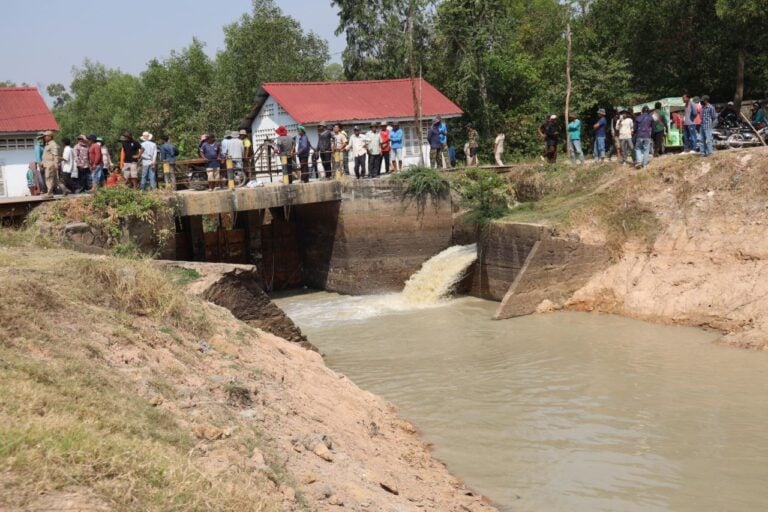 Takeo provincial authorities pump water into reservoirs for farmers after they protested on Jan. 21, 2025. (Supplied)