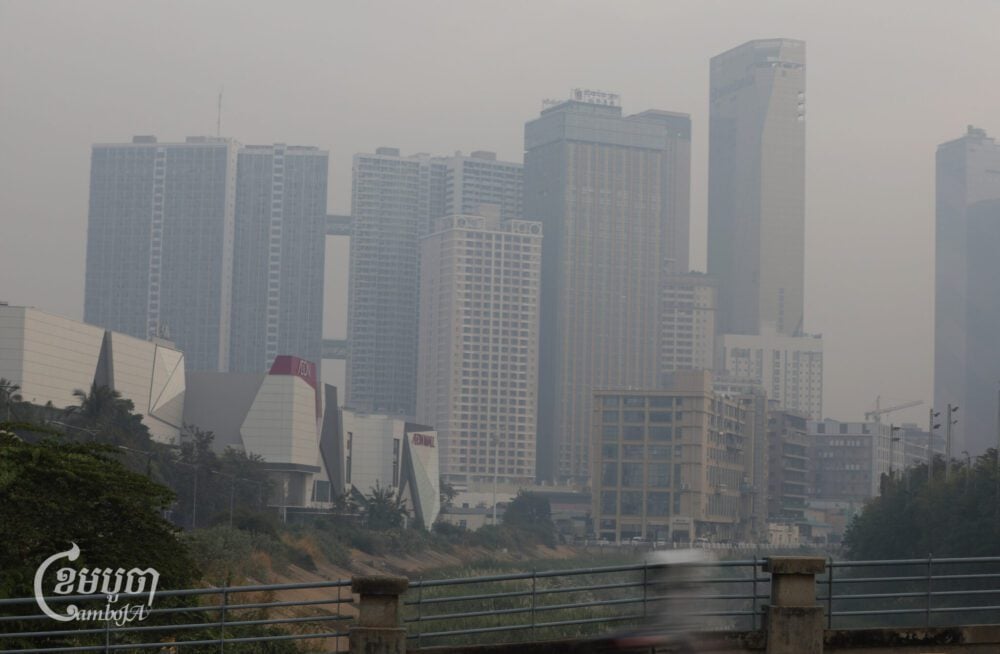 The Phnom Penh skyline covered in smog on Jan. 23, 2025. (CamboJA/Pring Samrang)