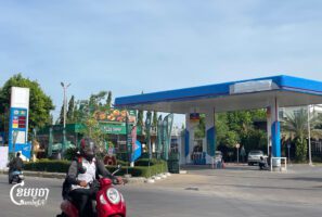 A PTT gas station in Phnom Penh has its PTT logo covered, photographed on August 6, 2025. (CamboJA/ Khy Sovuthy)