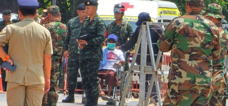 Thailand returned two of 20 Cambodian soldiers across the Oddar Meancheay border on August 1, 2025. They were arrested by the Thai military after a ceasefire came into effect in the early morning of July 29. (TVK)