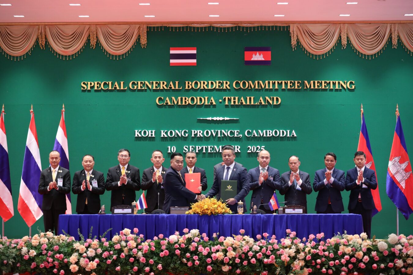 National Defense Minister Tea Seiha and Thai Acting Minister of National Defense Nattaphon Narkphanit co-chaired the first special meeting of the General Boundary Committee (GBC) on September 10, 2025 in Koh Kong province, Cambodia. (Photo: Ministry of National Defense)
