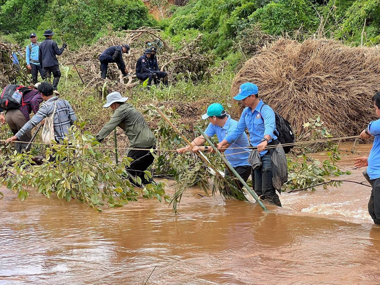 Ratanakiri authorities search for missing residents after flash floods in O’Chum district, Sept. 25, 2025. (Photo via Ratanakiri administration Facebook)