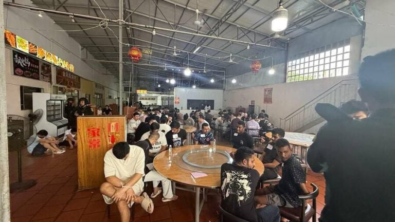 Authorities arrest hundreds of people, including 207 Chinese nationals, involved in an online scam in Preah Sihanouk on November 9, 2025. (Ministry of Information)