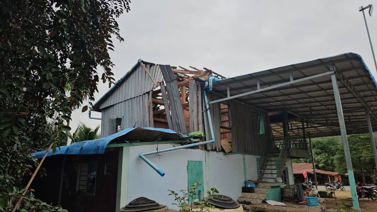 A Cambodian civilian house destroyed by the Thai military in Battambang province on December 22, 2025. (Neth Pheaktra’s Facebook)